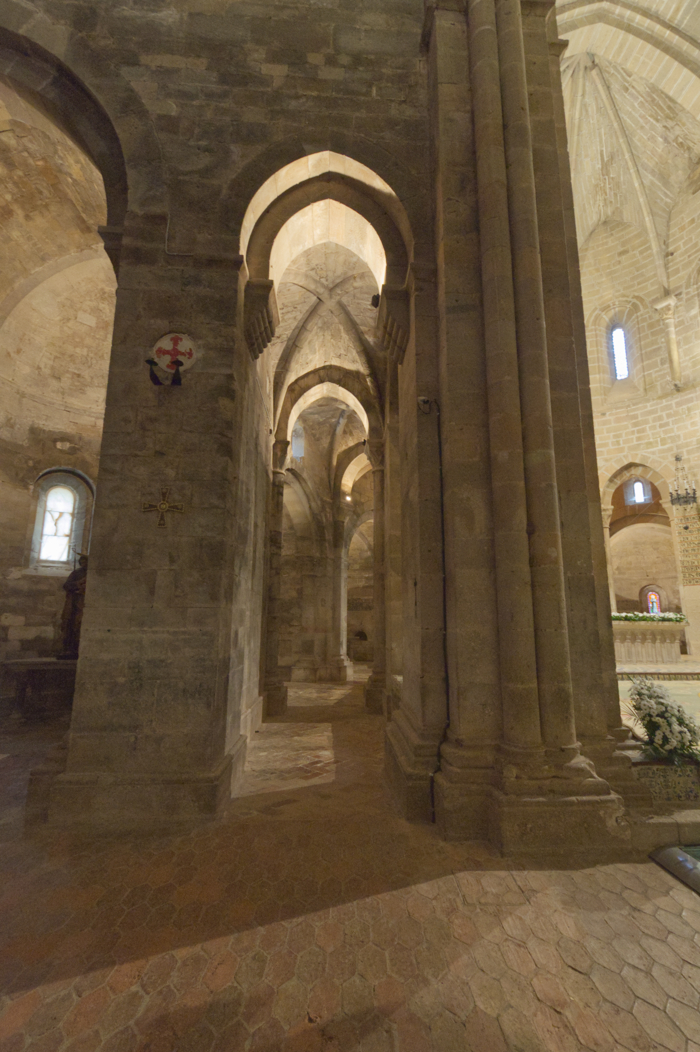 Entrada al deambulatorio de la girola de la iglesia del monasterio de Veruela